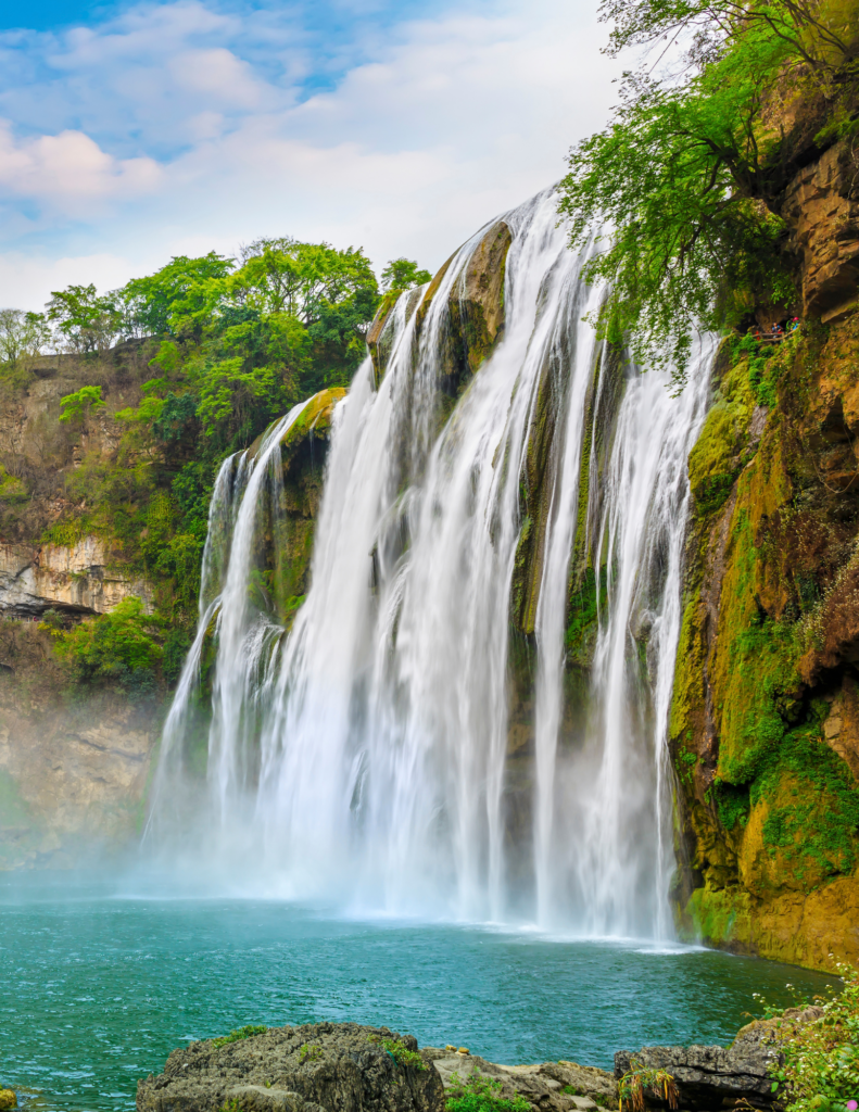 Wasserfall als kraftvolles Symbol für die Energiearbeit in Münster und NRW Susanne Neumann