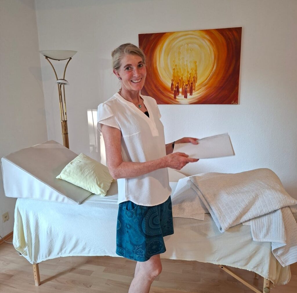 Seminarleitung Susanne Neumann Innere Kindarbeit Trauma bewaeltigen Energiearbeit e1786131295664